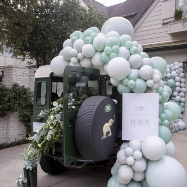giant balloon install for party