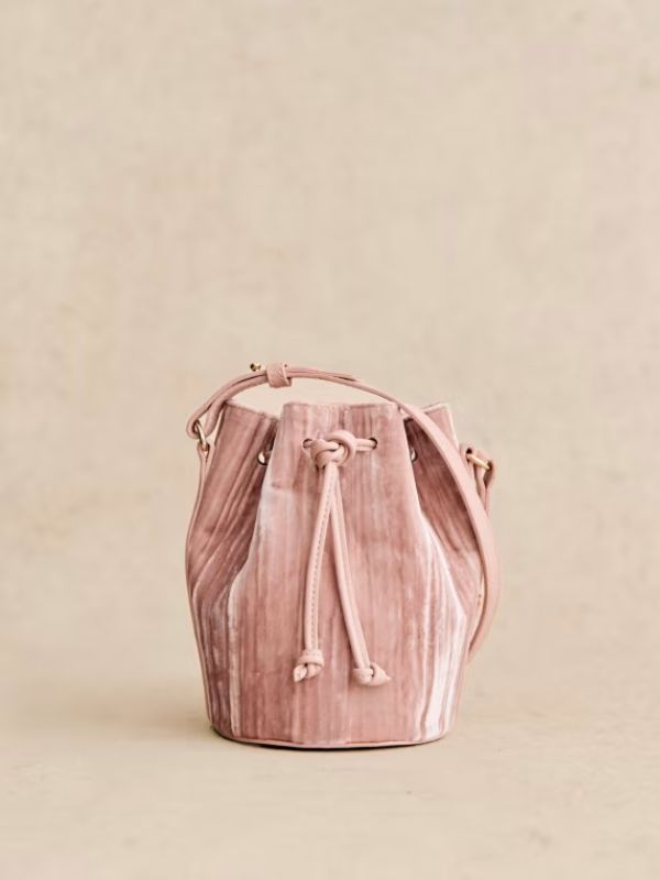 Sezane MICRO FARROW BUCKET BAG Pink pleated velvet