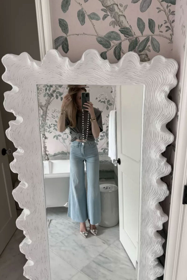casual outfit with grey t heels and wide leg crop jeans