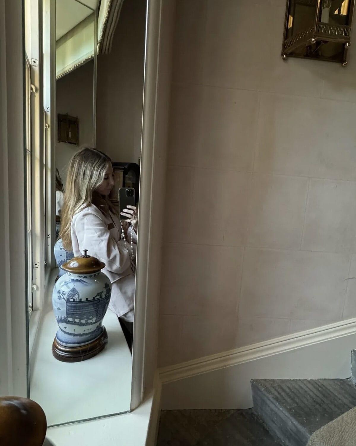 for article on creating a travel capsule wardrobe