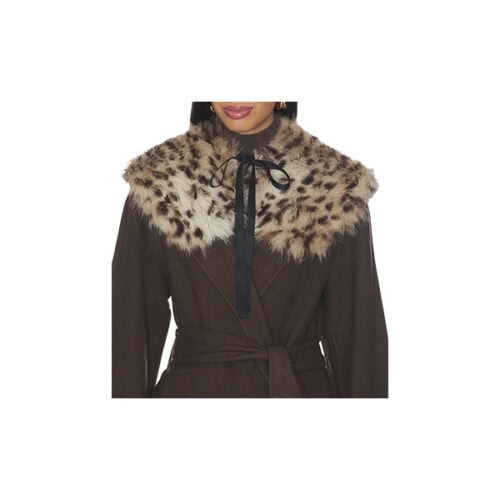 faux fur capelet with bow