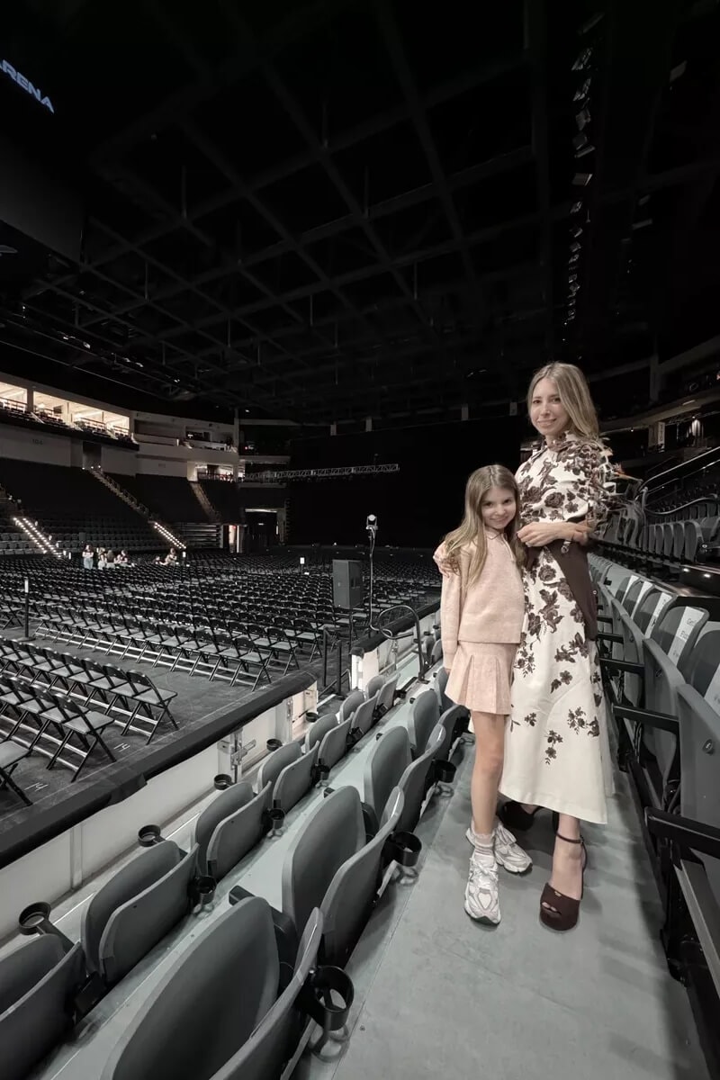 Emily and Elle wearing fall clothes in Athens GA.