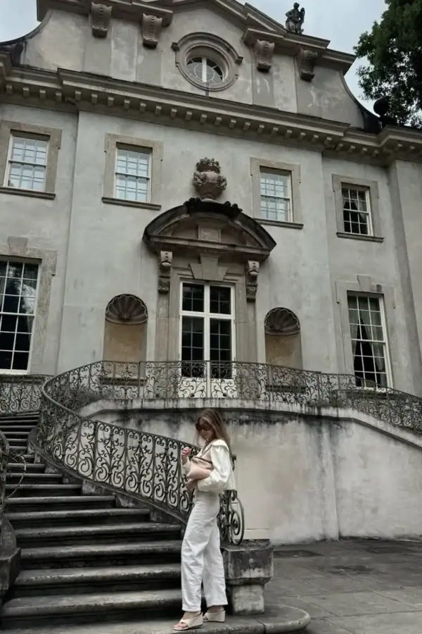 Emily at The Swan House Atlanta wearing The Half-Pipe MOTHER Jeans